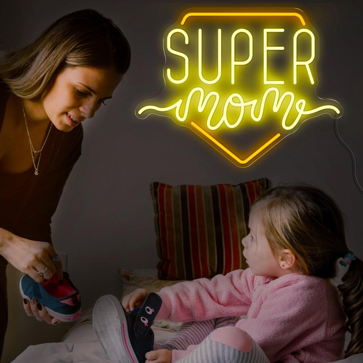 Super Mom Neon Sign - Reels Custom