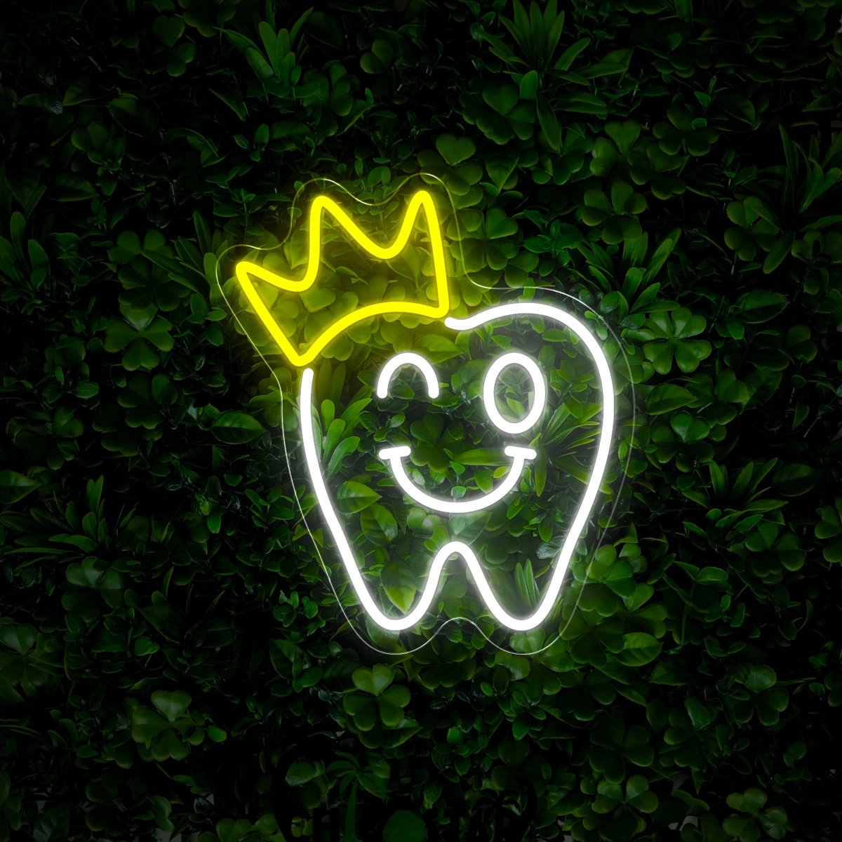 Tooth With A Crown Dentist Neon Sign - Reels Custom
